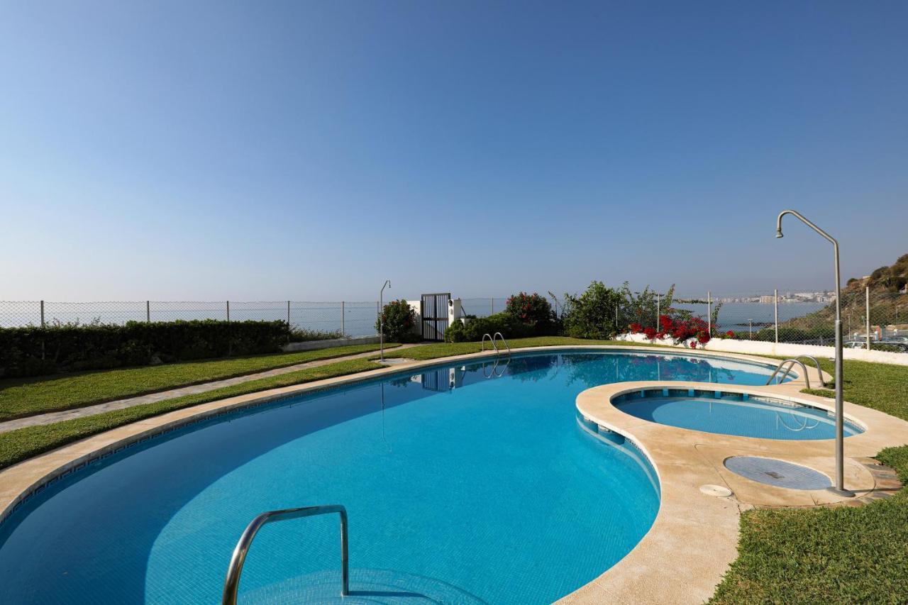 082 - Stunning Sea Views Beachfront Apartment Benalmádena Exterior foto