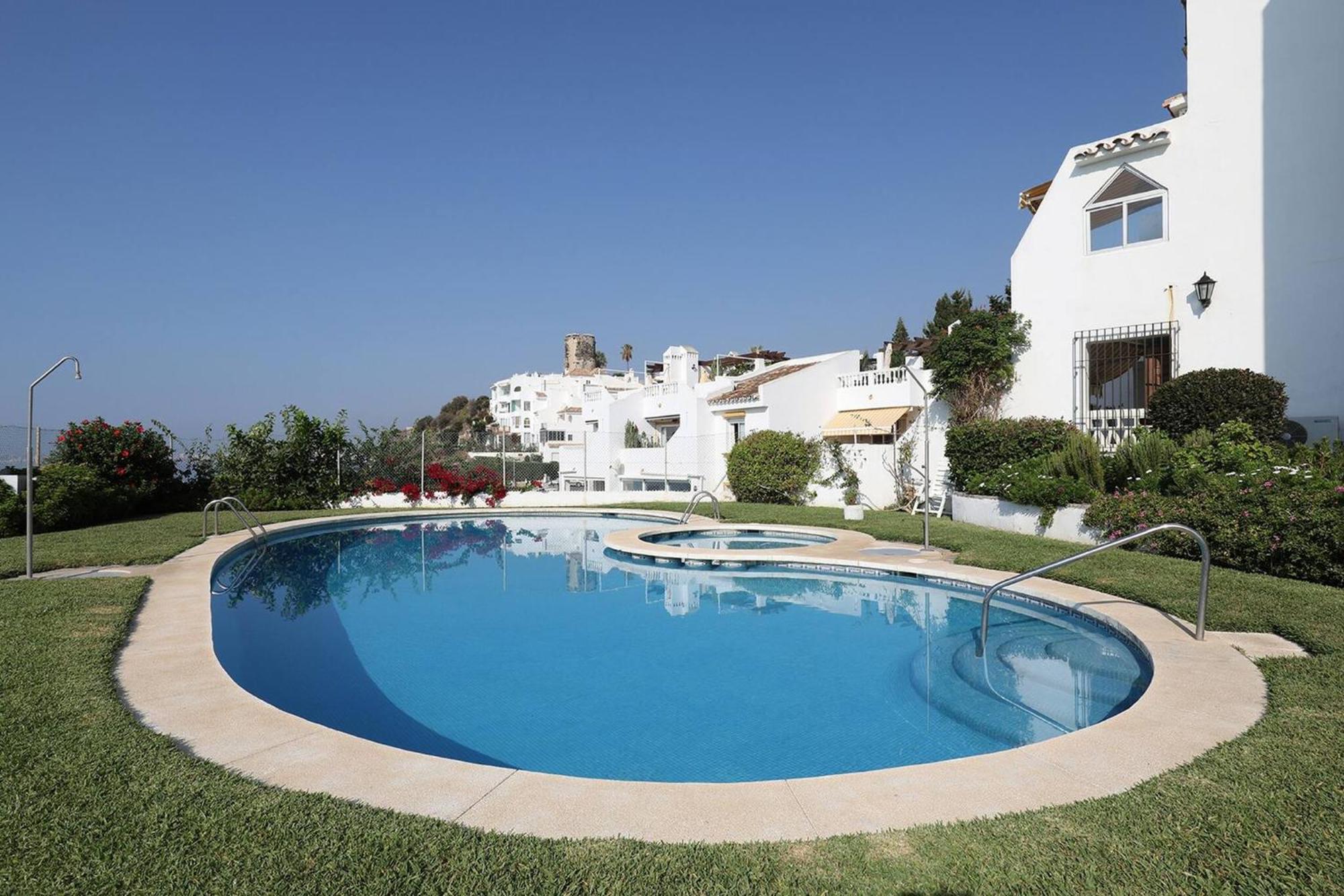 082 - Stunning Sea Views Beachfront Apartment Benalmádena Exterior foto