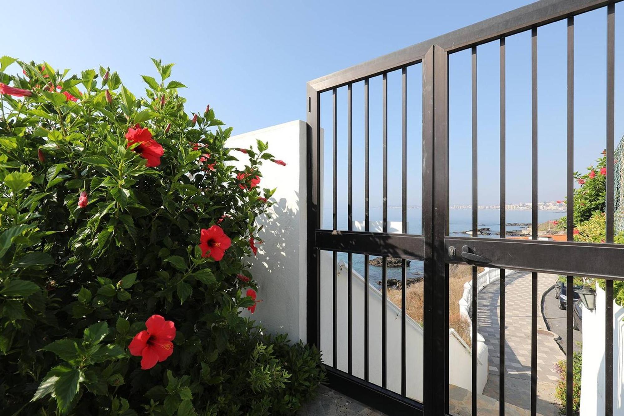 082 - Stunning Sea Views Beachfront Apartment Benalmádena Exterior foto